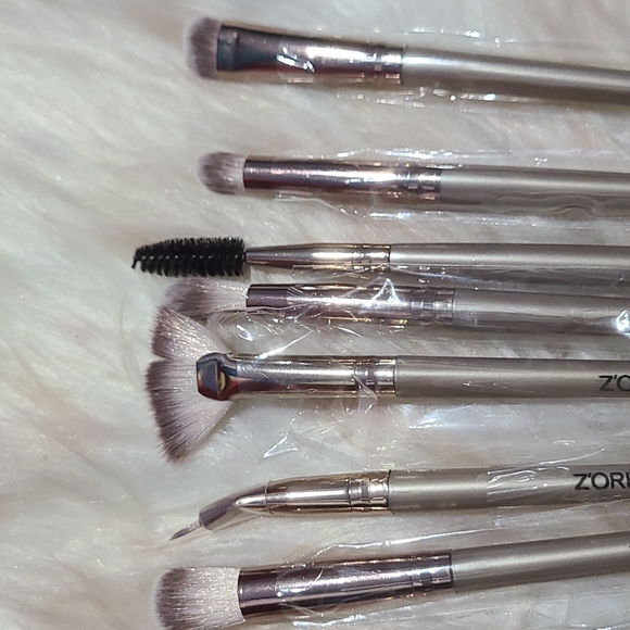 Makeup Brushes Bundle for Sale - Picture 5 of 5